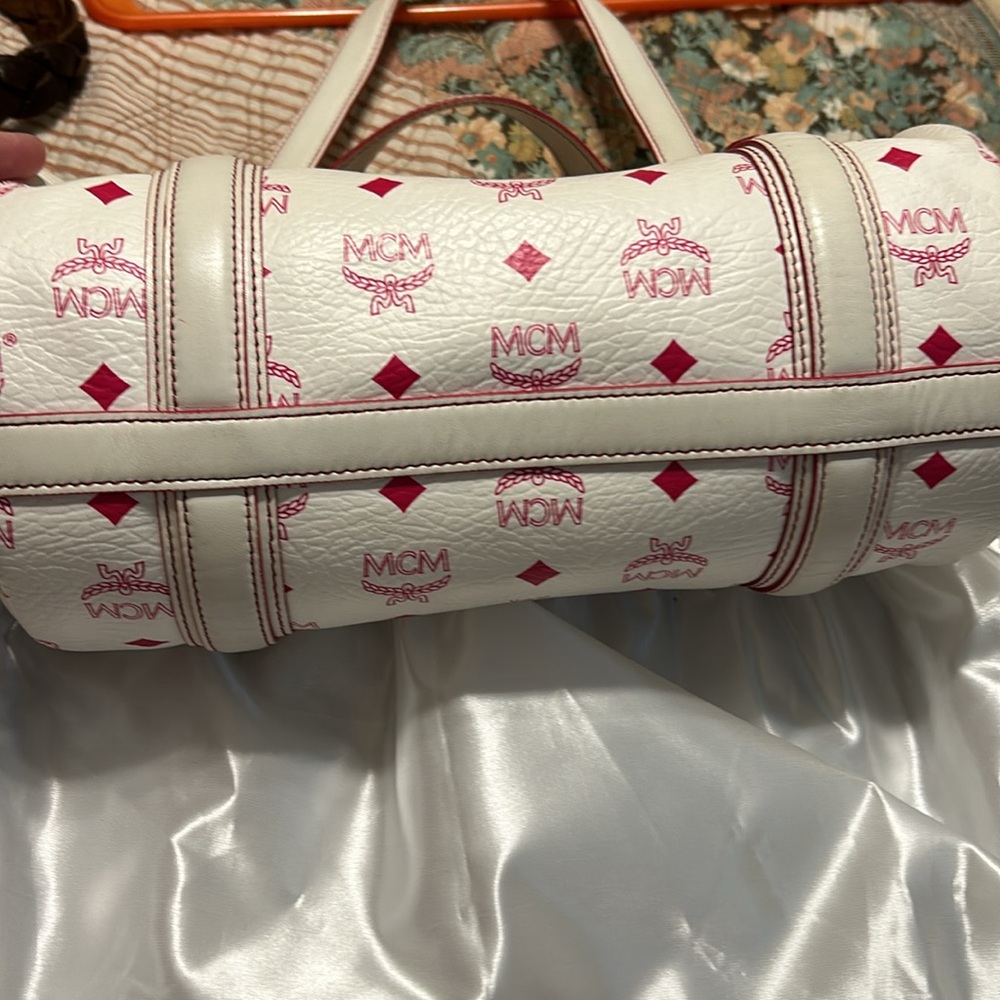 MCM White and Pink Shoulder Bag with MCM wallet. - Picture 5 of 15
